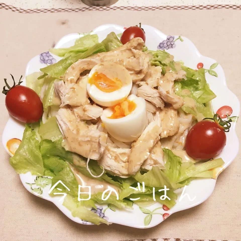 Snapdishの料理写真:ゴマだれサラダうどん(^ ^)|えんどうくんさん