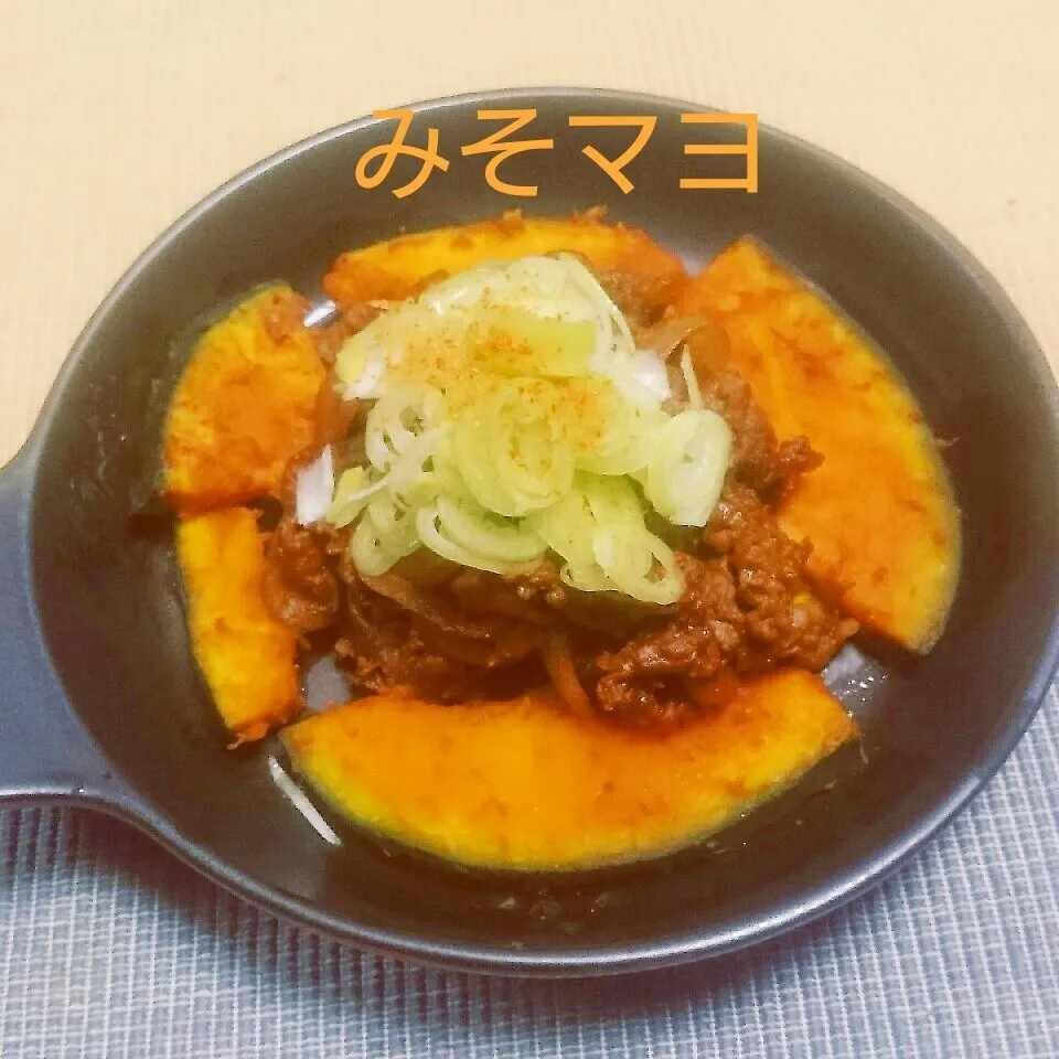 Snapdishの料理写真:かぼちゃとお肉の味噌マヨ炒め♪|えんどうくんさん