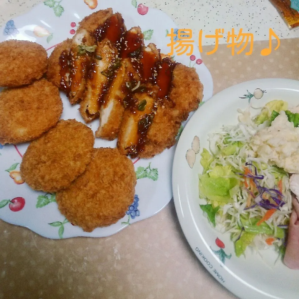 Snapdishの料理写真:チキンカツ&コロッケ♪|えんどうくんさん