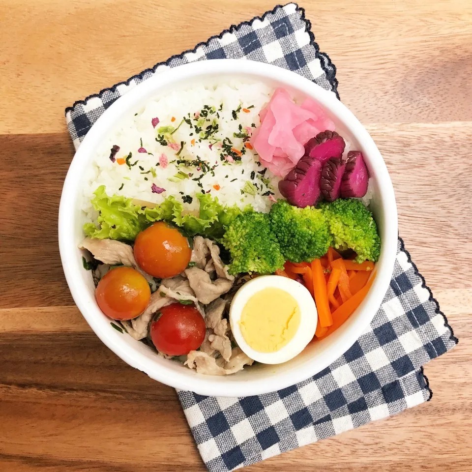 Snapdishの料理写真:ネギ塩豚トマト炒め弁当|Naoさん