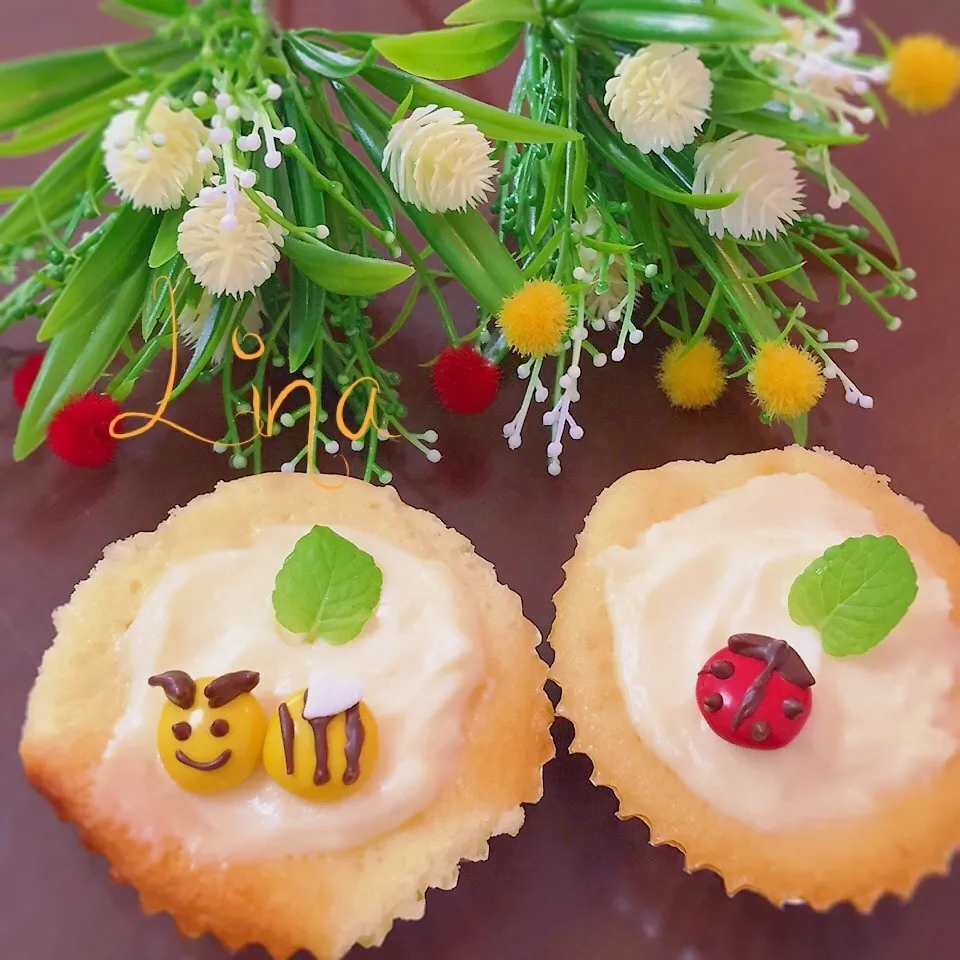 ♡ミツバチバジーちゃんとてんとう虫のコティー君カップケーキ♡|event_cookingさん