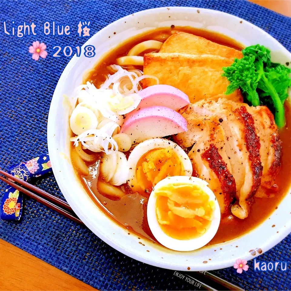 Snapdishの料理写真:🌸ライトブルー桜2018🌸ダシダチキンのせカレーうどん♪|かおちゃんさん