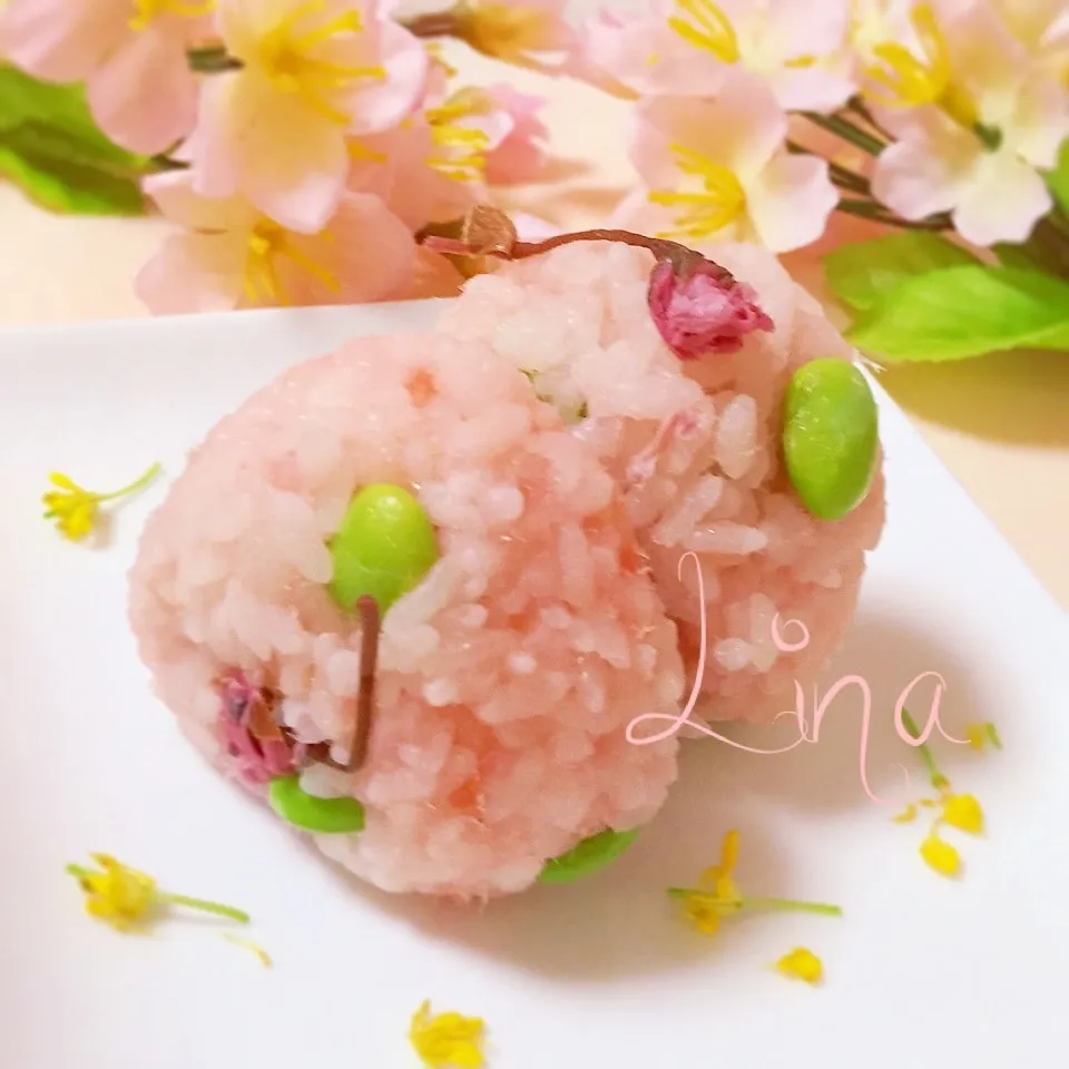 Snapdishの料理写真:♡子供も大好き♡混ぜるだけ♪簡単おしゃれ♪桜でんぶおにぎり♡|event_cookingさん