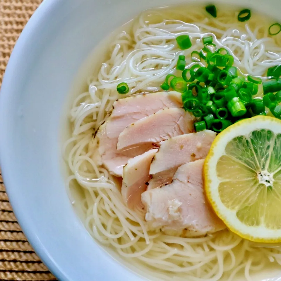 Snapdishの料理写真:🌸ベトナム風チキンそうめん🌸|ROSE & ROSEさん