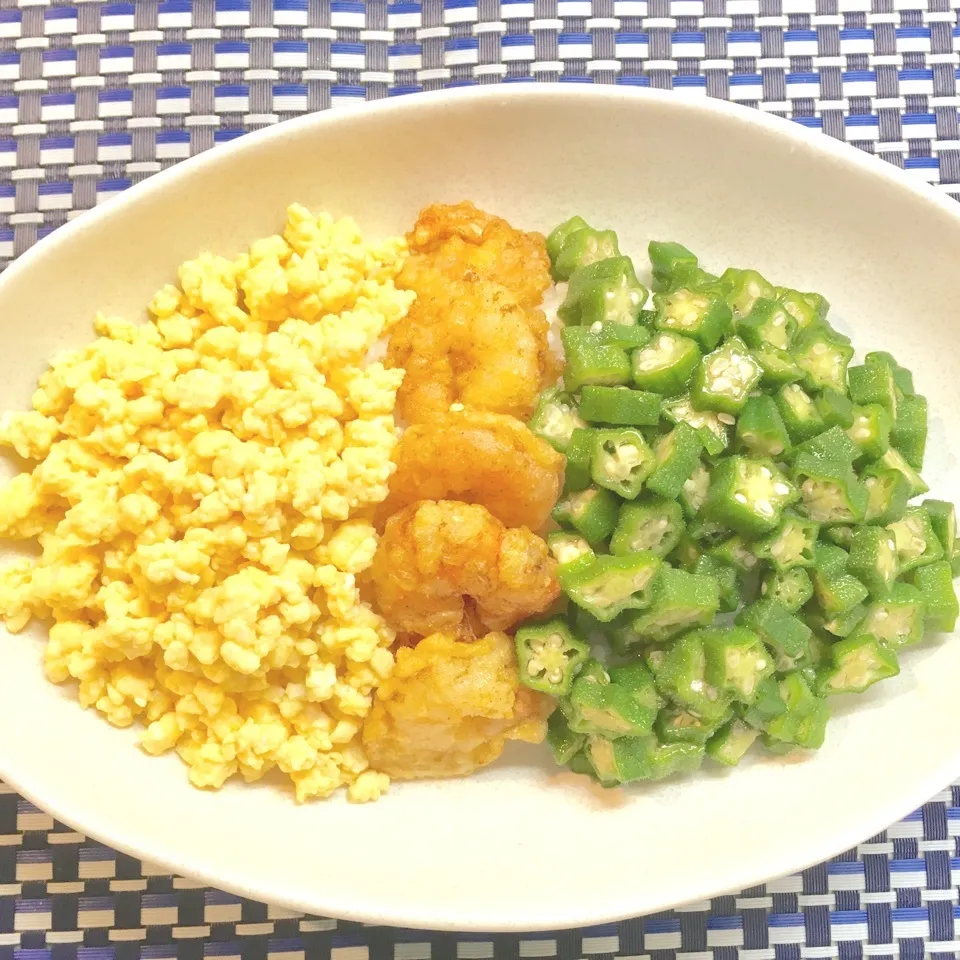 🌸海老の唐揚げ&卵とオクラの2色丼🌸|ROSE & ROSEさん