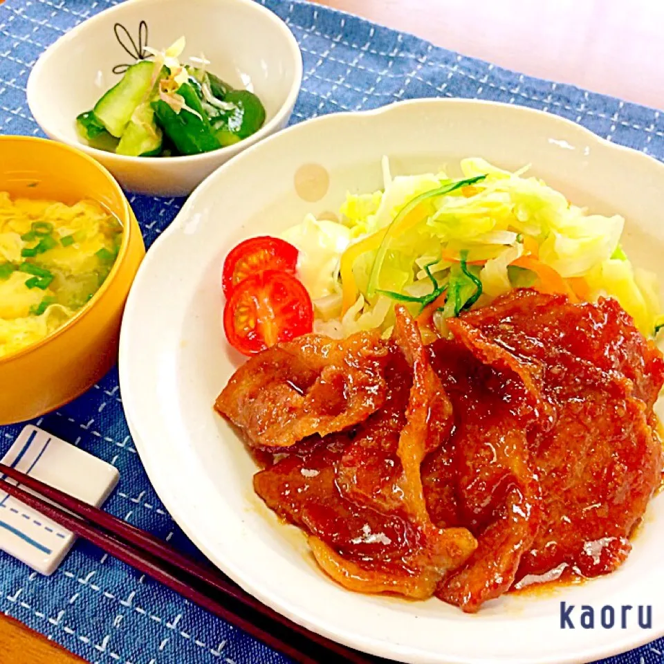 ゆで野菜と豚のにんにく生姜焼き丼とからちゃんの浅漬け♪|かおちゃんさん