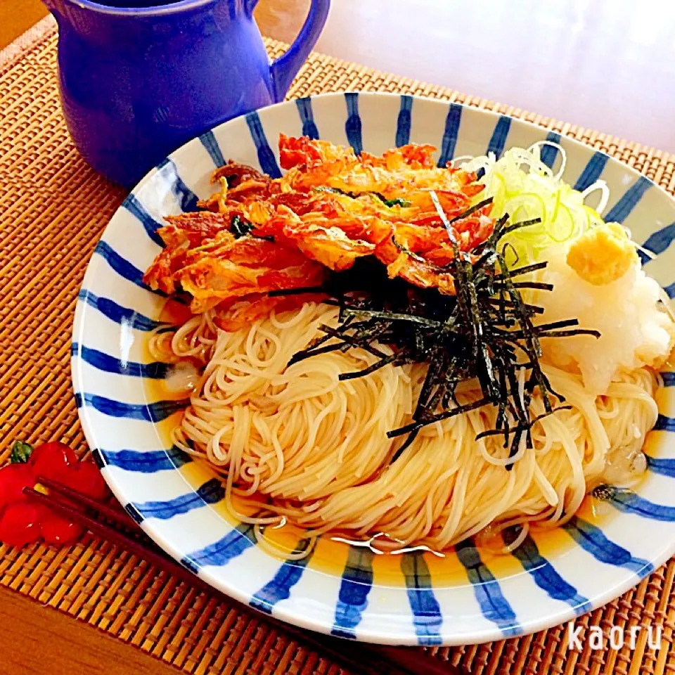 Snapdishの料理写真:おろしかき揚げぶっかけ素麺♪|かおちゃんさん