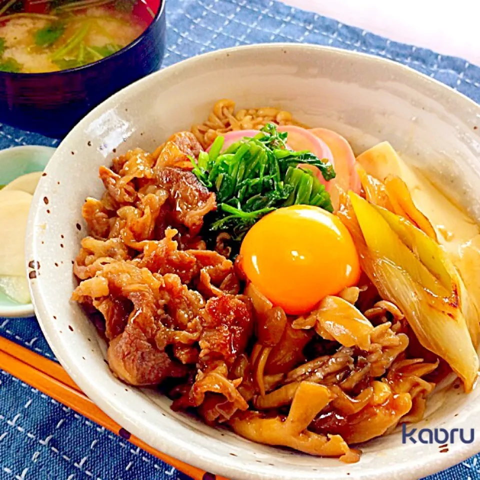 Snapdishの料理写真:セリ入り♡春の香りのすき焼き丼ランチ♪|かおちゃんさん