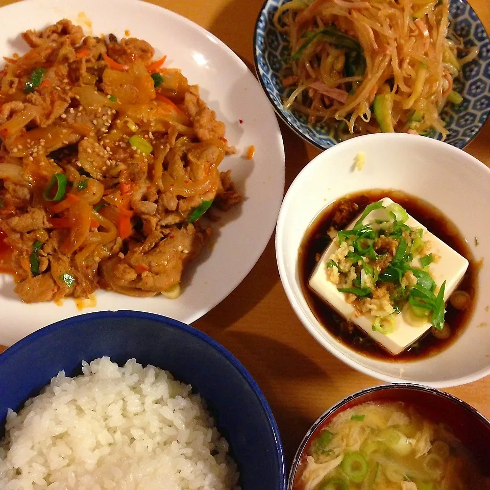 Snapdishの料理写真:豚キムチ定食〜＊|♡happyhalloween♡さん