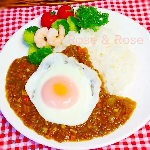 夏野菜たっぷりのキーマカレーだよ( ´艸｀)♪|ROSE & ROSEさん