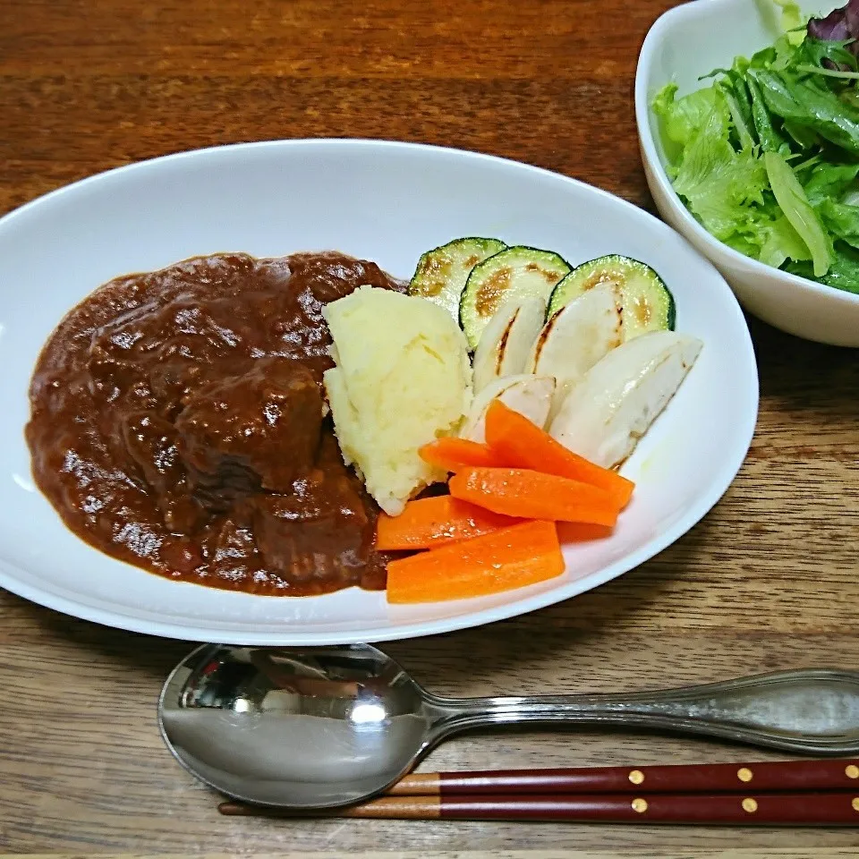 Snapdishの料理写真:夕ごはん☆ビーフシチュー|吉田啓子さん