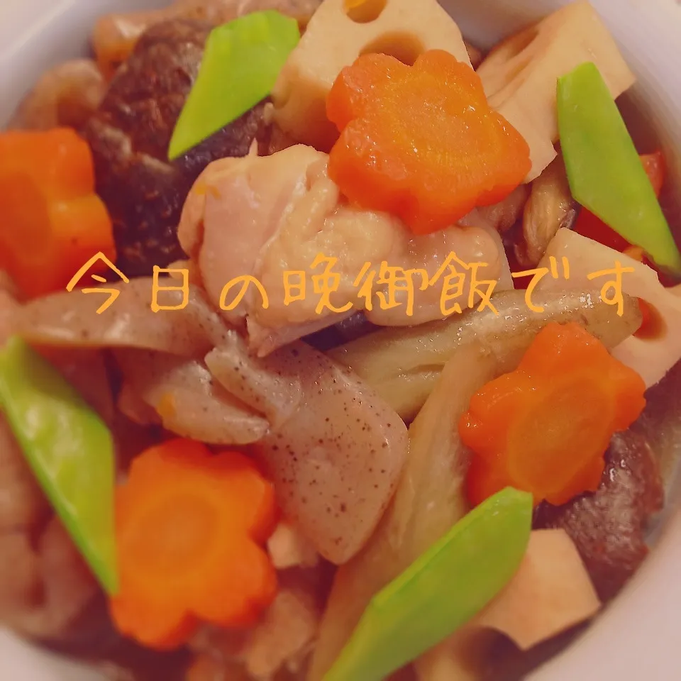 Snapdishの料理写真:筑前煮です(*^.^*)鶏肉たっぷり入ってます♪♪|ROSE & ROSEさん