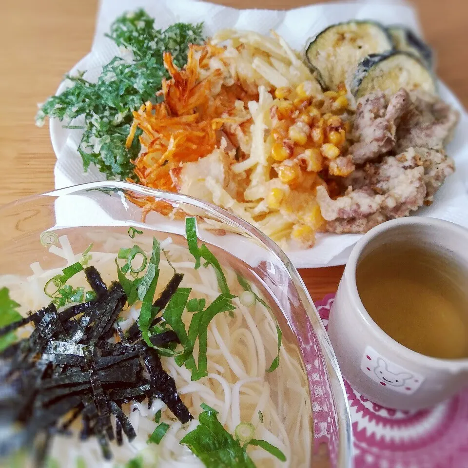 Snapdishの料理写真:うどん×天ぷら|Yuki Yoshidaさん