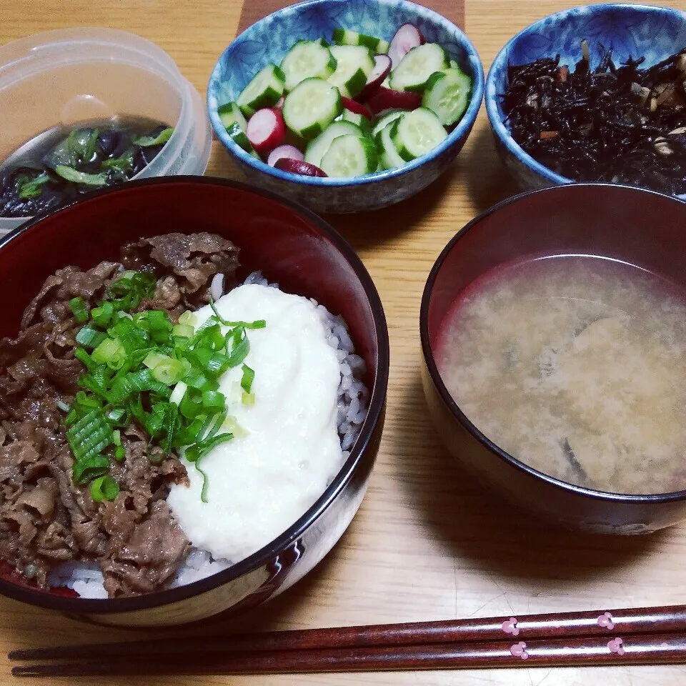 Snapdishの料理写真:牛肉のしぐれ煮×とろろ丼|Yuki Yoshidaさん