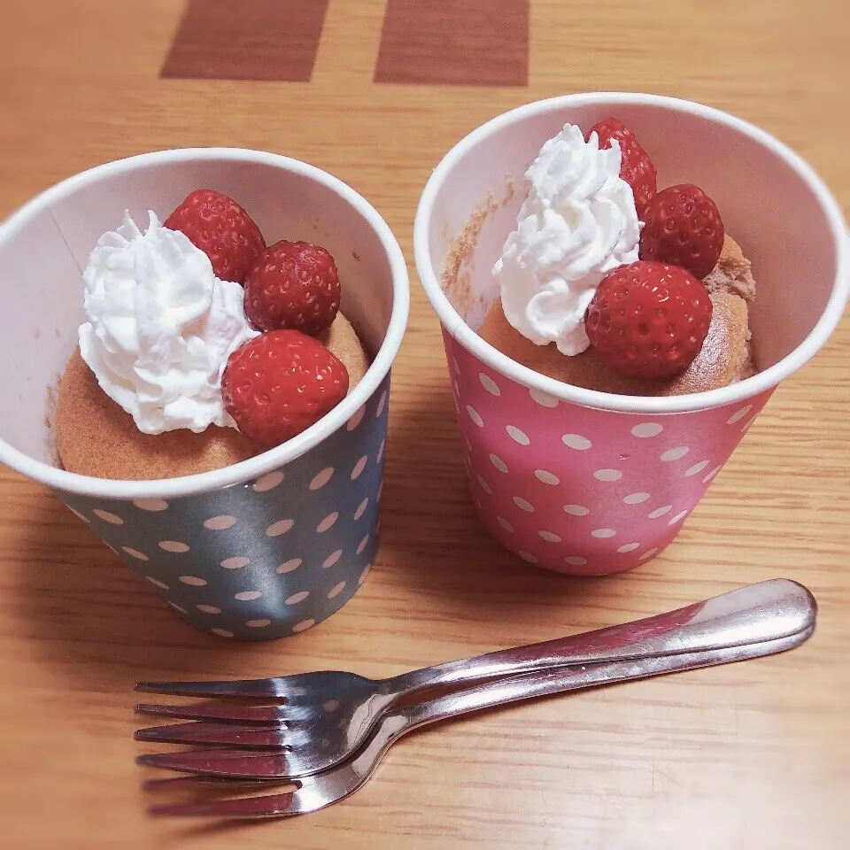 Snapdishの料理写真:カップシフォンケーキ|Yuki Yoshidaさん