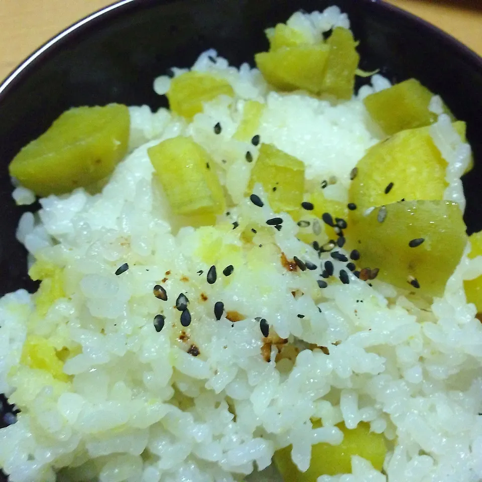 Snapdishの料理写真:さつまいもご飯|♡happyhalloween♡さん