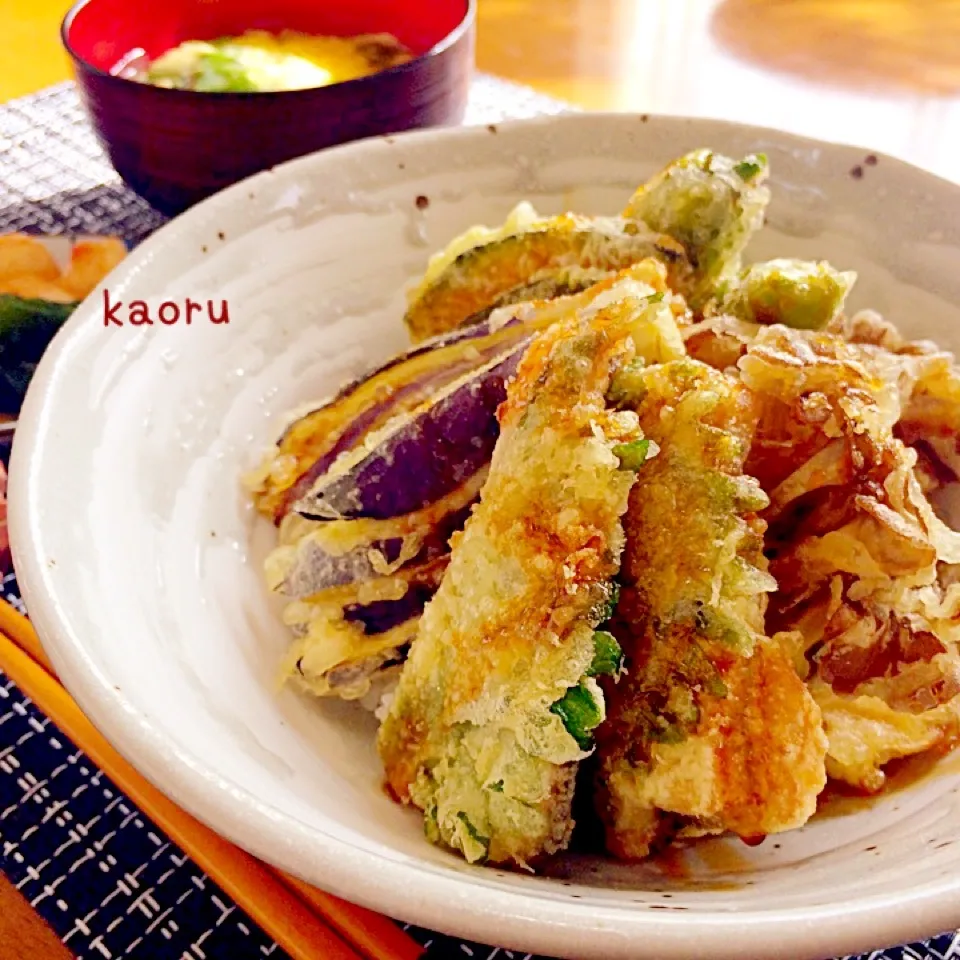 Snapdishの料理写真:秋刀魚と極め舞茸の秋天丼♪|かおちゃんさん