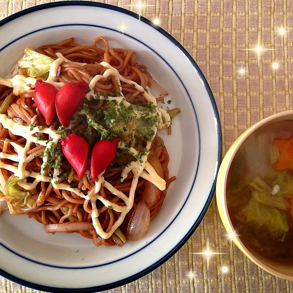 Snapdishの料理写真:朝焼きそば|♡happyhalloween♡さん