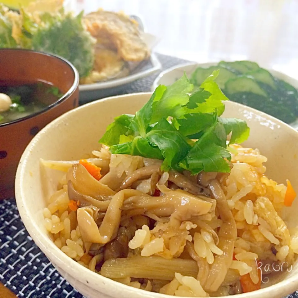 秋の味覚♡茸と新ごぼうの炊き込みご飯♪|かおちゃんさん