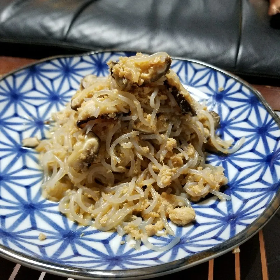 昨日作った椎茸鮭フレークしらたきパスタ🍝|dai.noriさん