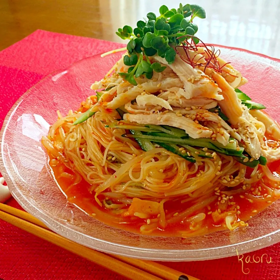 カサ増しモヤシでヘルシー♡サラダチキンビビン素麺♪|かおちゃんさん