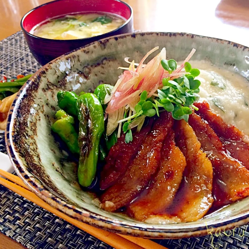 薬味で爽やか♡青ジソとろろ豚丼♪|かおちゃんさん