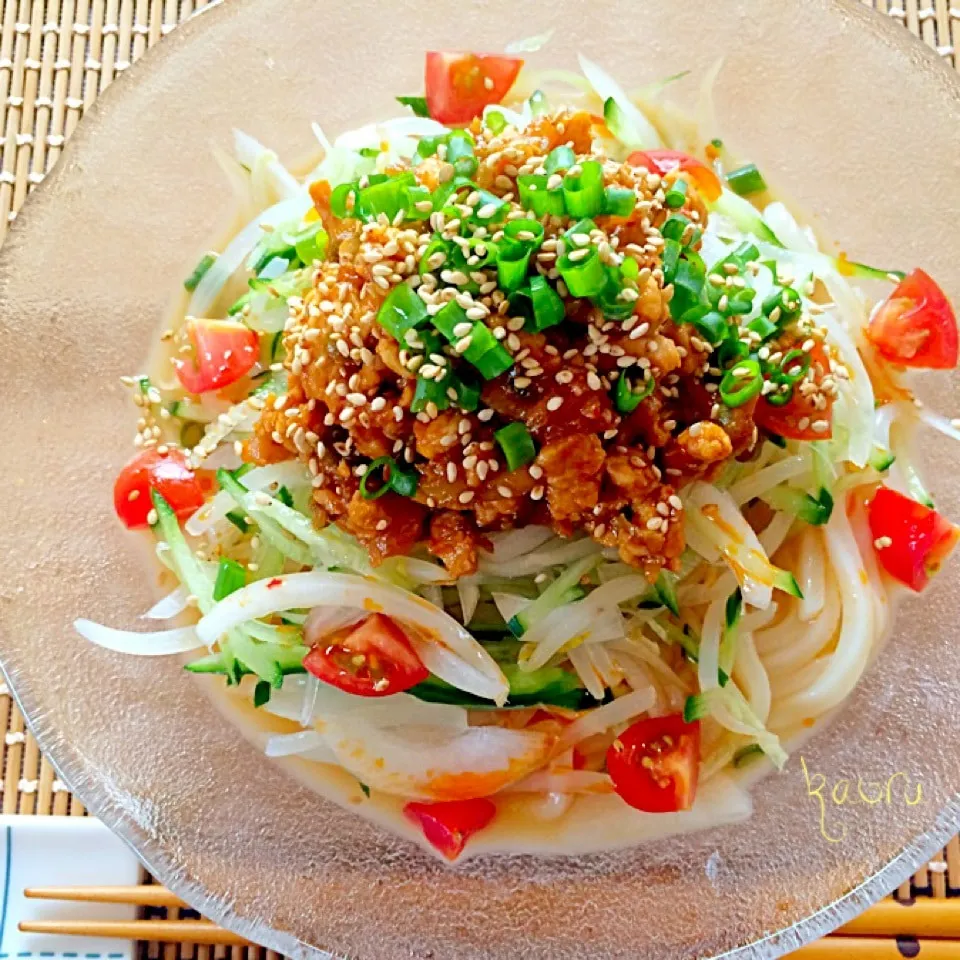 キムチ入り鶏肉味噌のゴマだれサラダうどん♪で皆んなの応援💕|かおちゃんさん