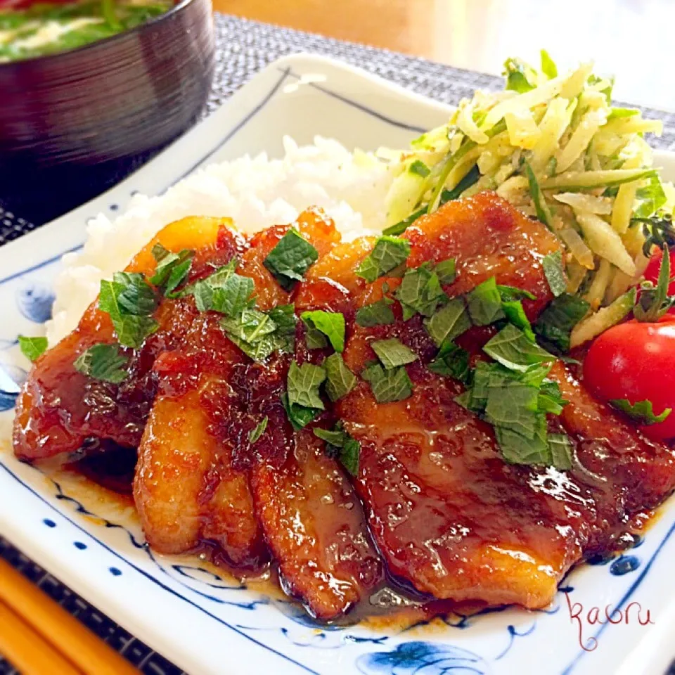 豚ばら肉の梅ジソ照焼き♪あっさり付け合わせと♡|かおちゃんさん