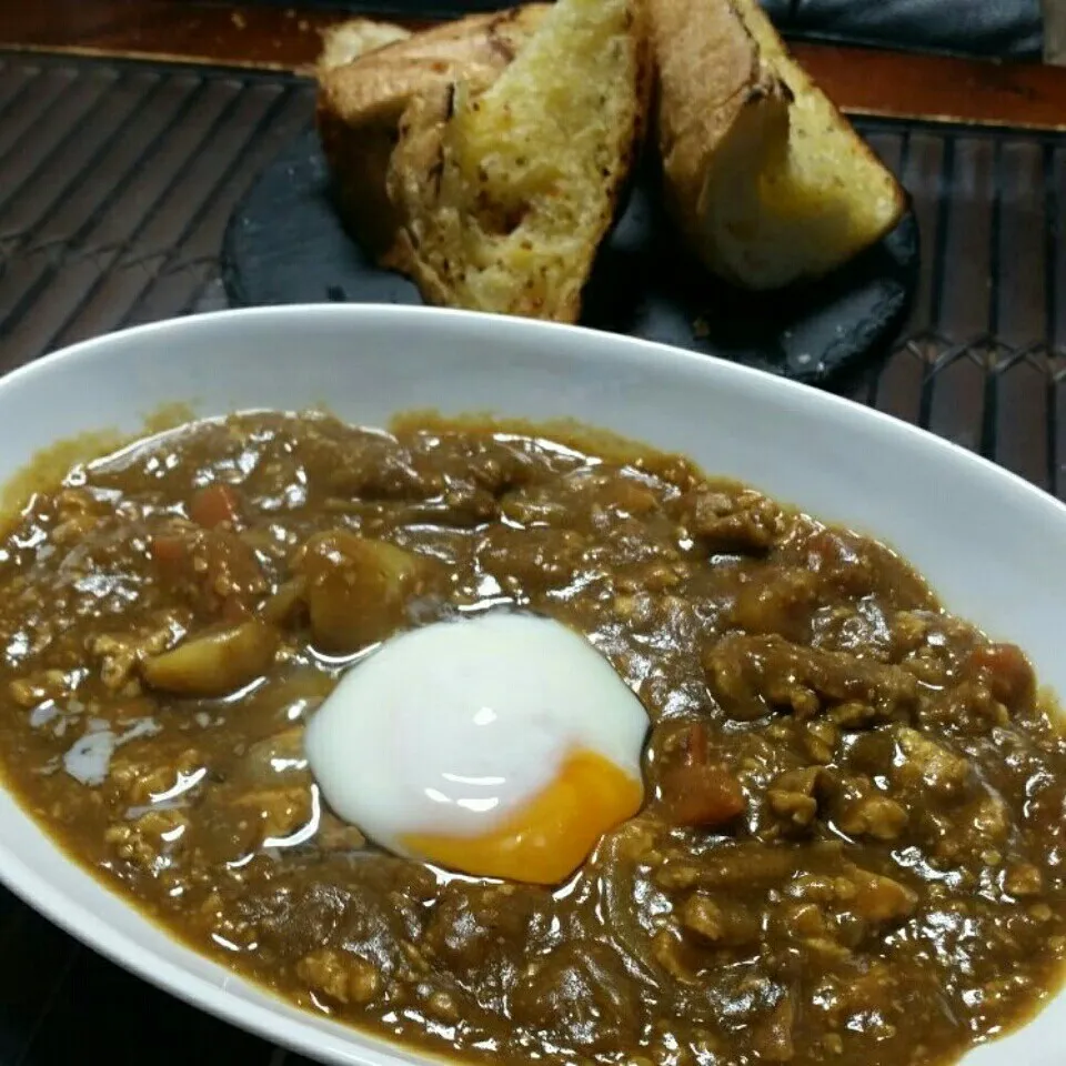 Snapdishの料理写真:昨日夜ご飯は、豚汁からのリメイク料理で半熟たまごカレー🍛|dai.noriさん