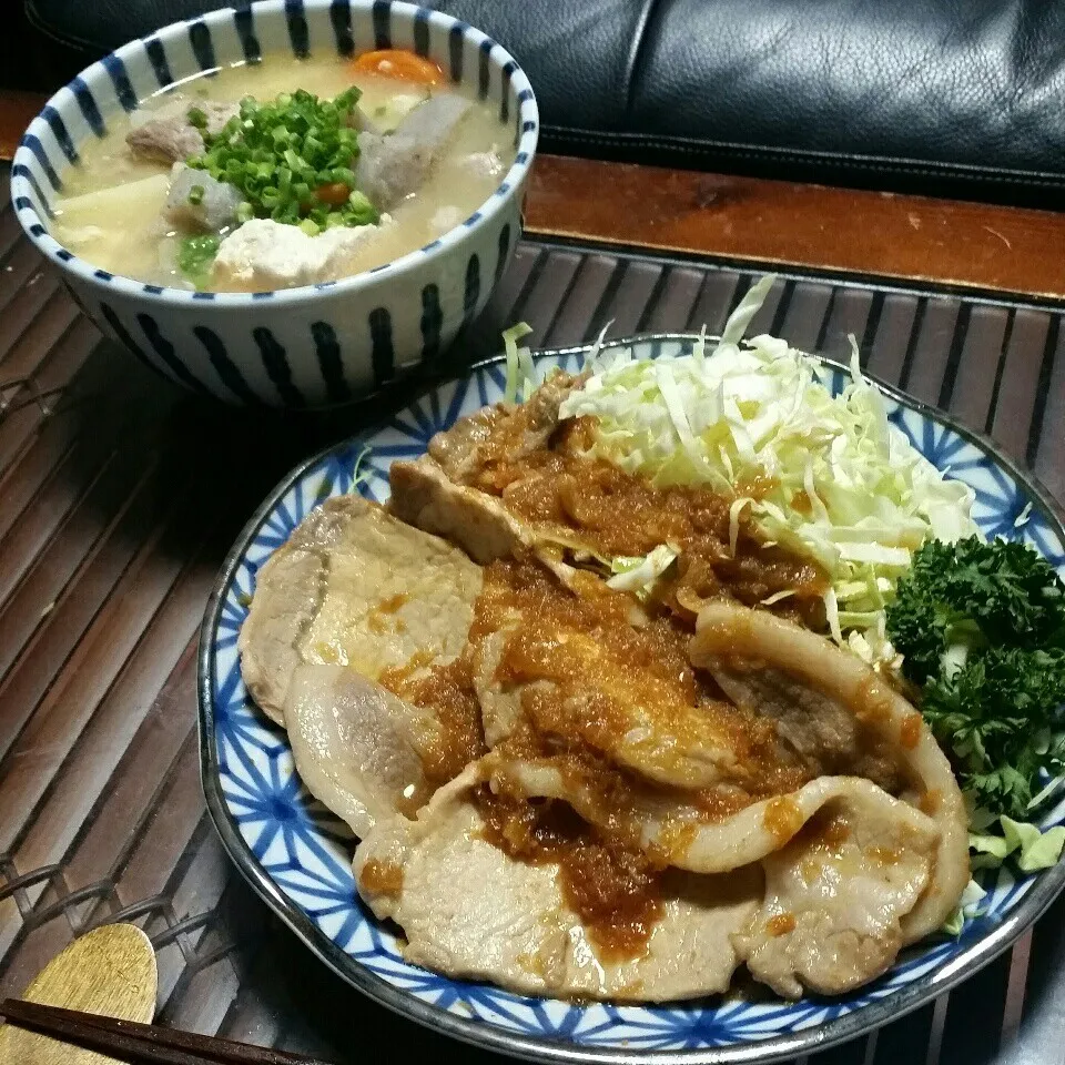 今日の夜ご飯はしょうが焼きと豚汁で暖ったか～♪☺|dai.noriさん