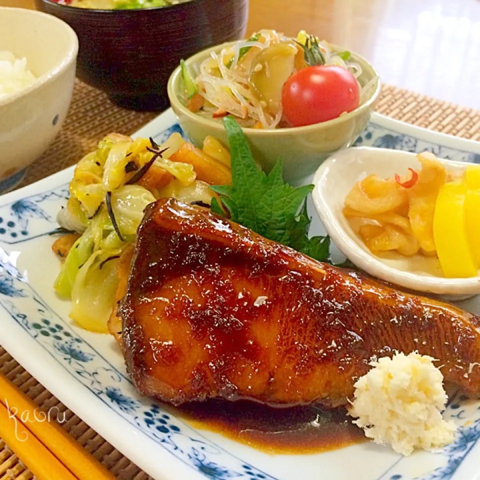 ブリの生姜照り焼き山ワサビ添え♪おかずプレートランチ♪|かおちゃんさん