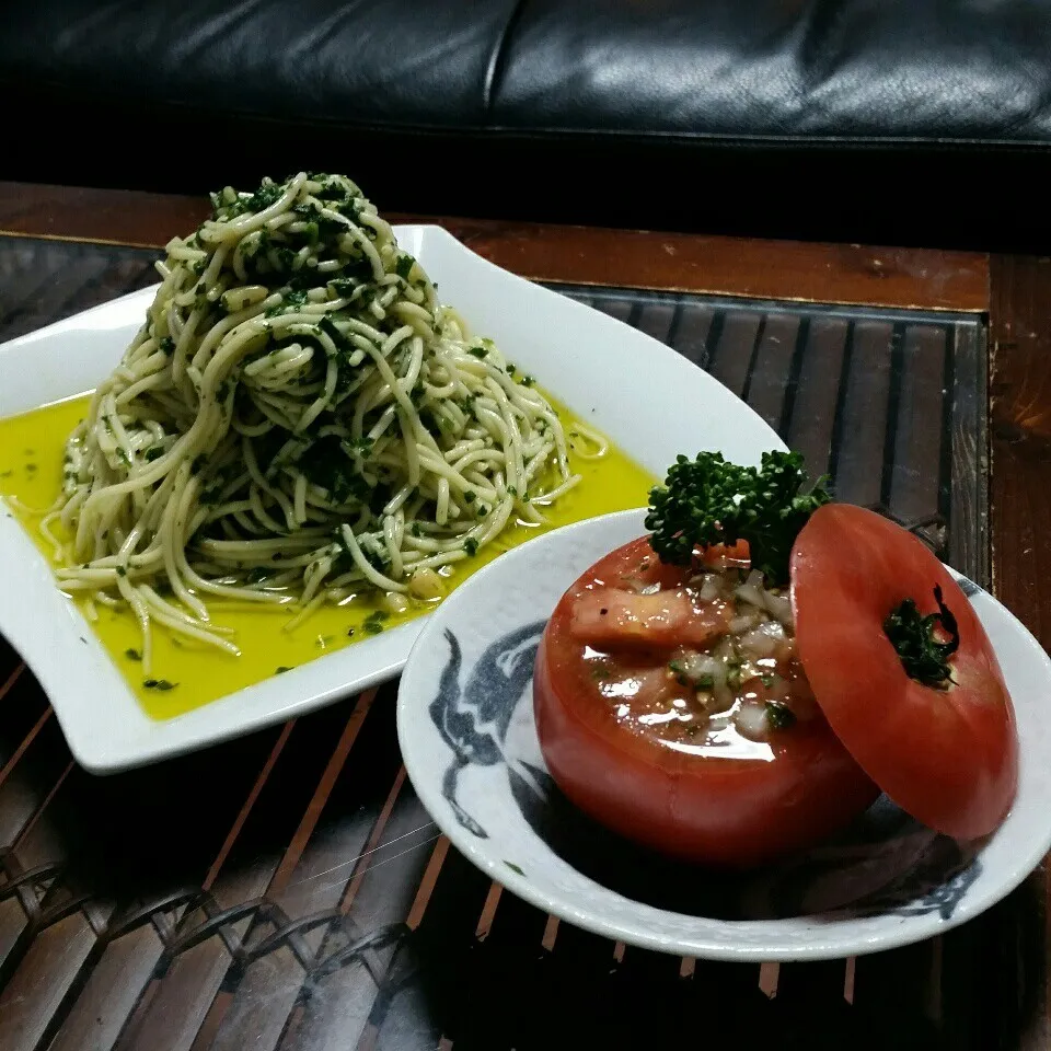 今日の夜ご飯は、糖質0麺でバジリコパスタとトマトと玉葱サラダ|dai.noriさん