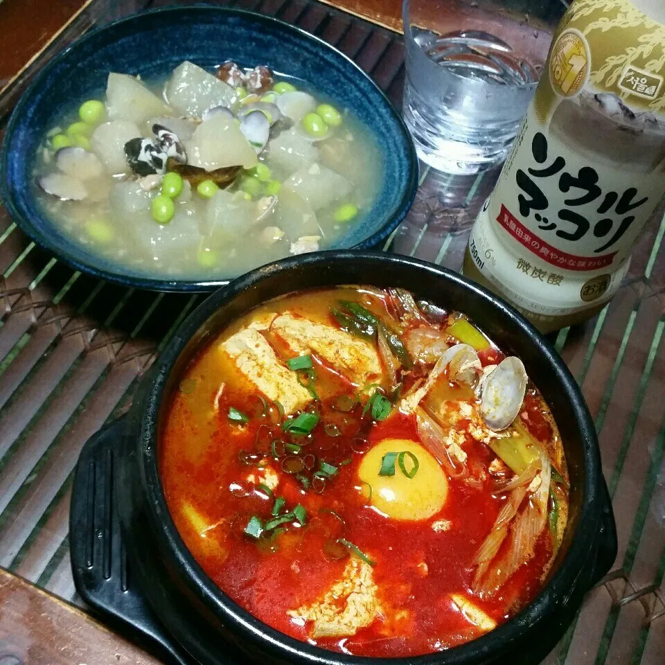 Snapdishの料理写真:早る気持ちが韓国へ…♪あさりスンドゥブと冬瓜枝豆あさり餡掛け|dai.noriさん