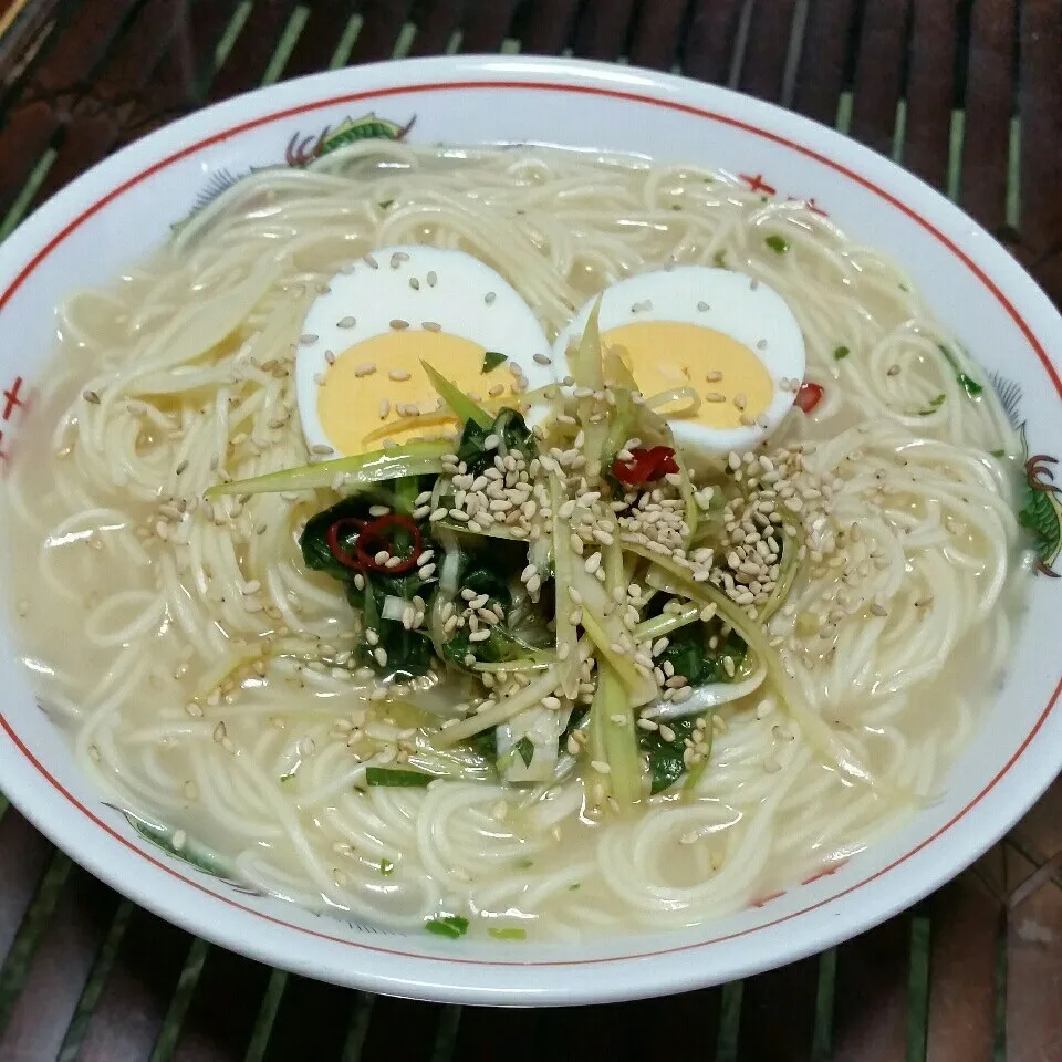 今日の夕方飯は…友の博多土産で博多ラーメン🍜🍥頂きました|dai.noriさん