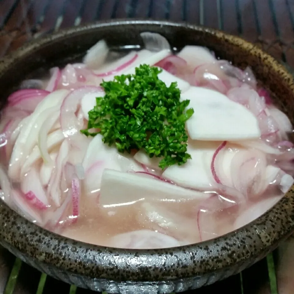 今日の夜ご飯は、昨日仕込んだ、蕪とたまねぎスライスのマリネ♪|dai.noriさん