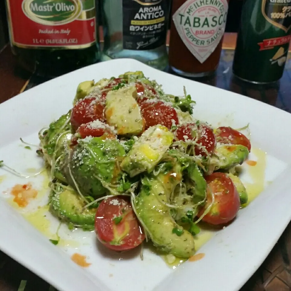 今日の夜ご飯♪(^o^)vアボカドトマトのイタリアンサラダ|dai.noriさん