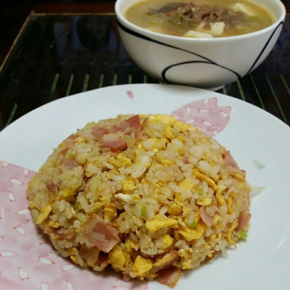 ベーコンとネギのたまご炒飯☺♪|dai.noriさん