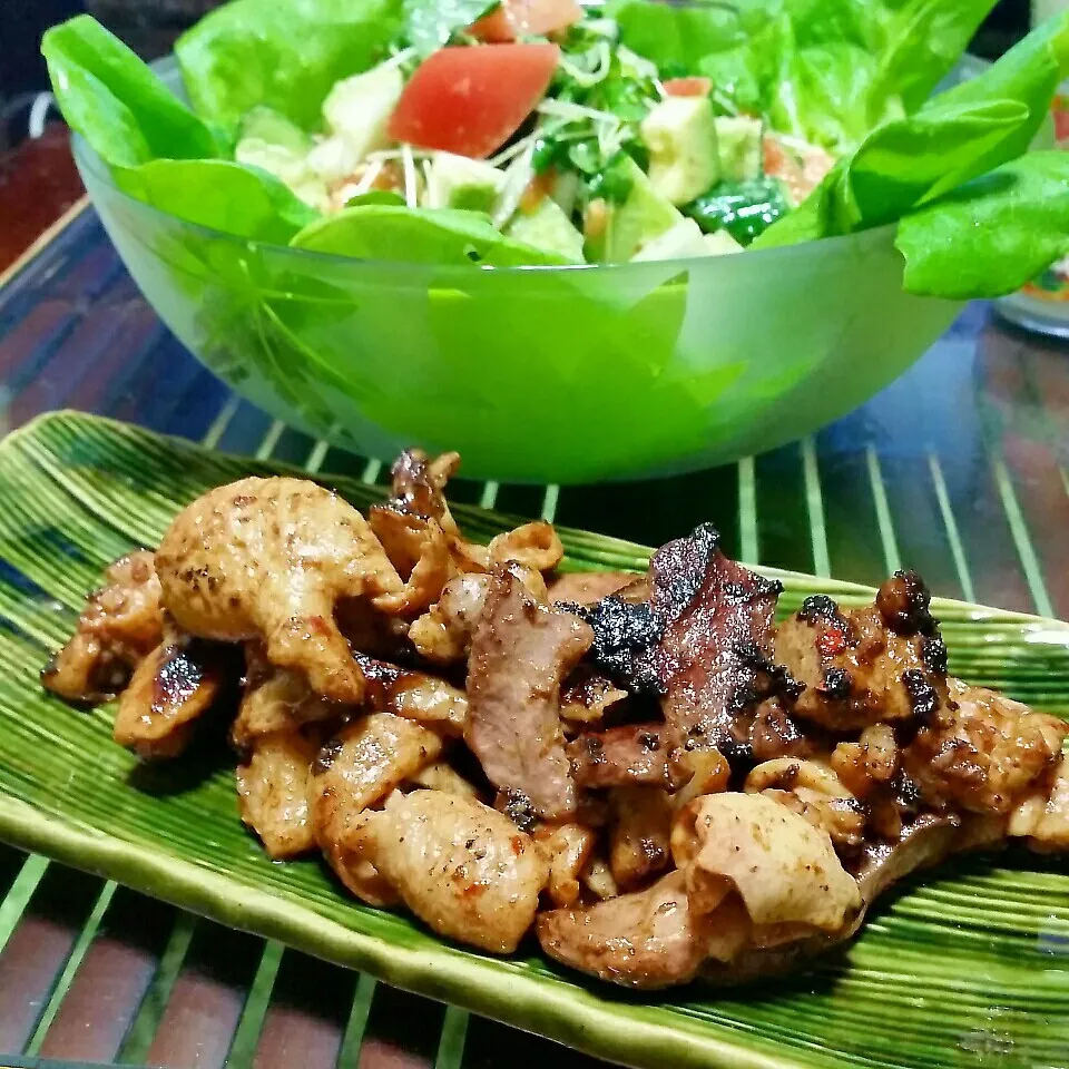 頂き物で赤城市丸福ホルモン焼きとアボトマ4種のチーズドレで♪|dai.noriさん