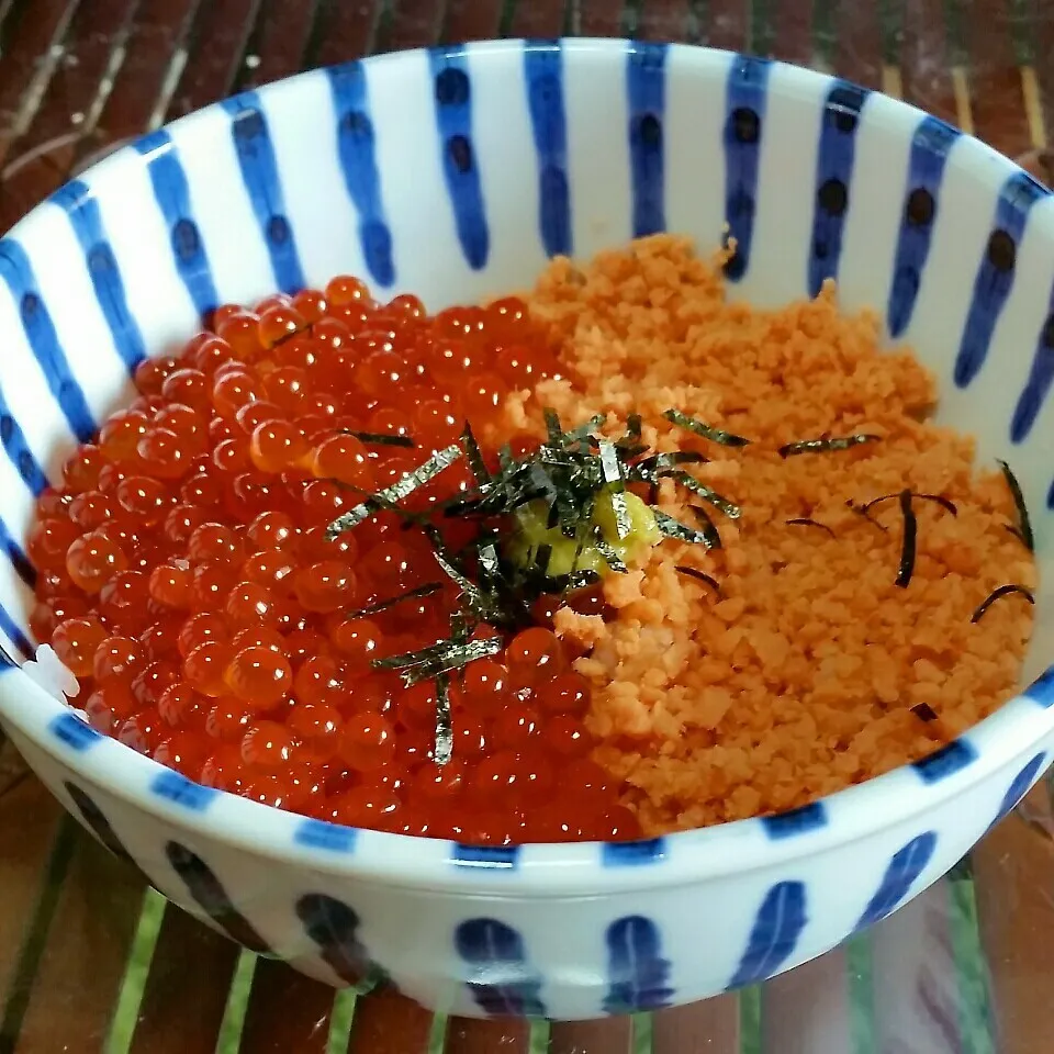 昨日の夜食♪海の親子丼でイクラ打ち止め～(o^O^o)|dai.noriさん