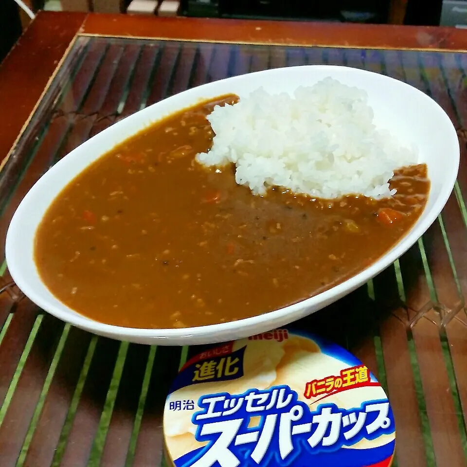 夜ご飯は超簡単ぬこさんに教わった隠し味入りレトルトカレー♪|dai.noriさん