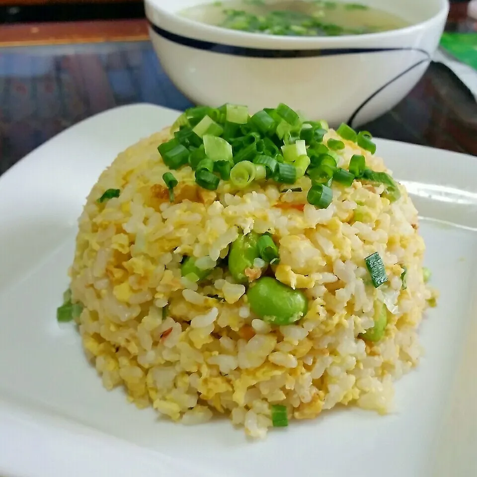 今日の昼飯は枝豆と乾燥小エビの玉子ネギチャーハン♪(^o^)|dai.noriさん