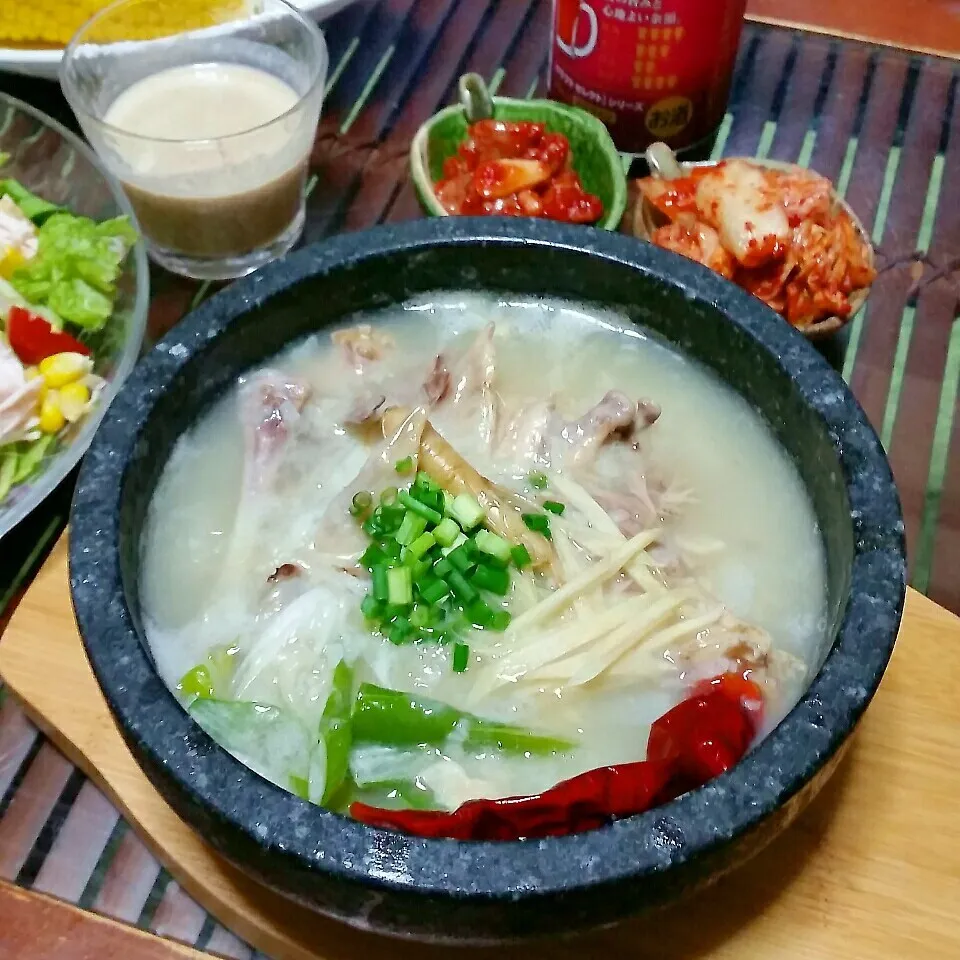 今日夜ご飯は豪華♪参鶏湯とみもさんの真似っこのラーメンサラダ|dai.noriさん