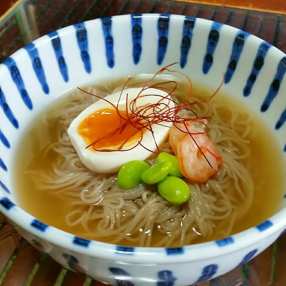 Snapdishの料理写真:今日のお昼はインスタントの韓国水冷麺♪o(^o^)o✨|dai.noriさん