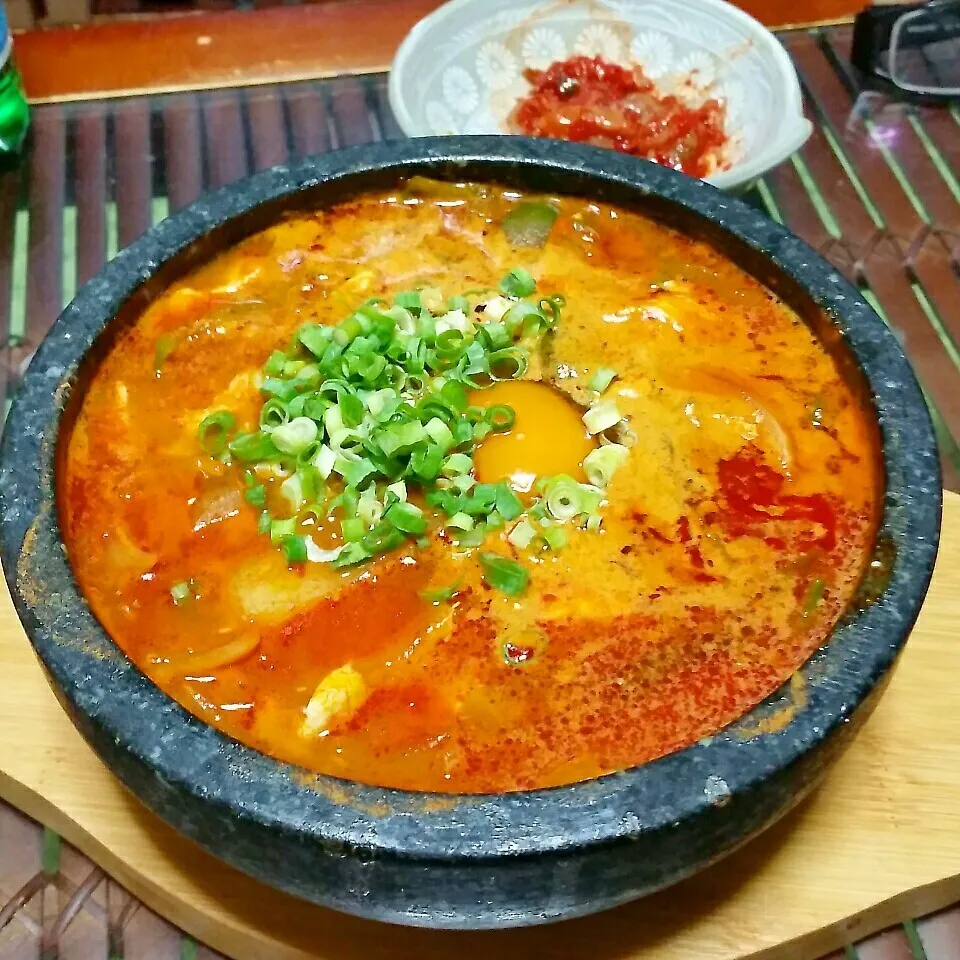 Snapdishの料理写真:久々料理は、韓国青唐辛子のスンドゥブチゲと韓国市販チャンジャ|dai.noriさん