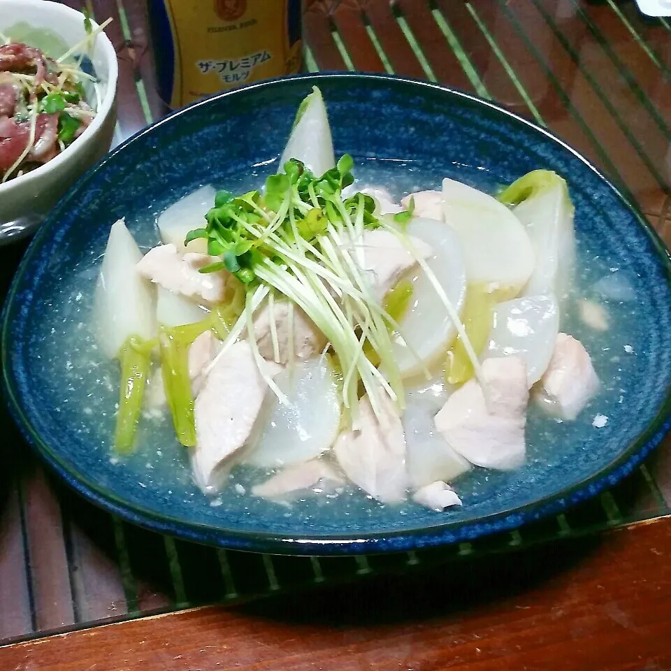 Snapdishの料理写真:今日の夜ご飯3品、1品目は蕪と鶏胸肉の餡掛け♪|dai.noriさん