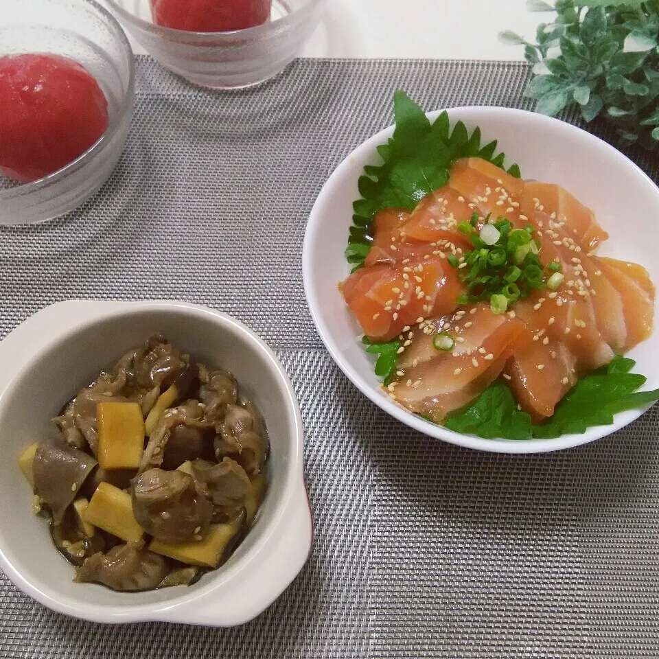 まねっこ❤砂肝のオイゴマ油和え & サーモン漬け丼|ちいたんさん