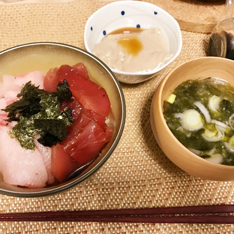 Snapdishの料理写真:手抜き晩御飯|なちょすけさん