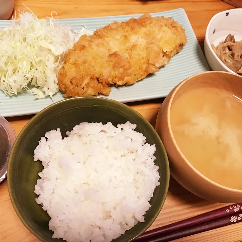 Snapdishの料理写真:とんかつ定食|なちょすけさん