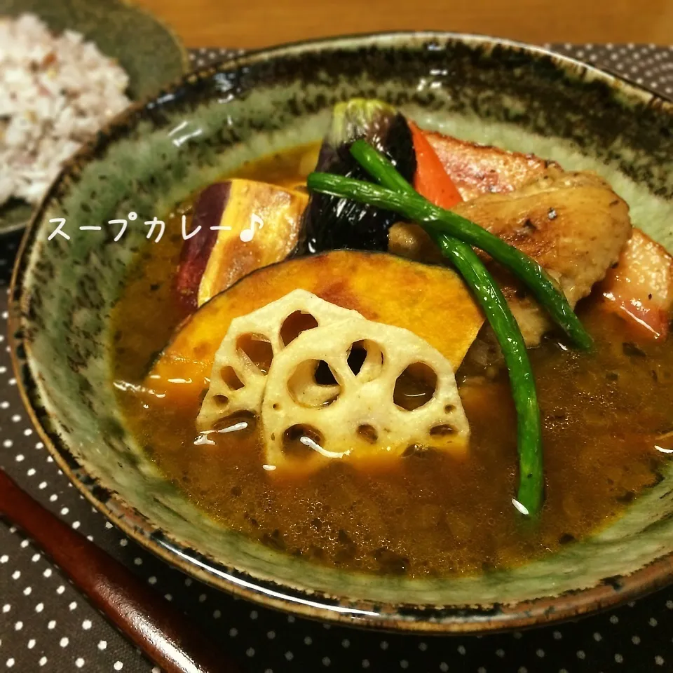 Snapdishの料理写真:スープカレー♪根菜ベーコン手羽先入り。|かおちゃんさん