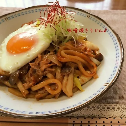 葱としめじと豚肉の味噌焼きうどん♪|かおちゃんさん